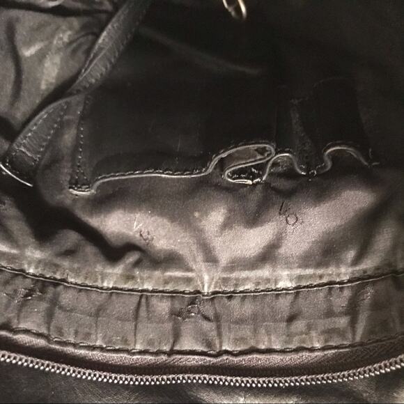 VOI Crossbody Bag Soft Leather - Picture 9 of 11